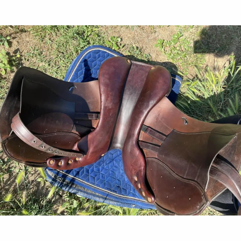 Jean-Luc Maurel Selles De Dressage>À vendre – Selle havane 17,5”