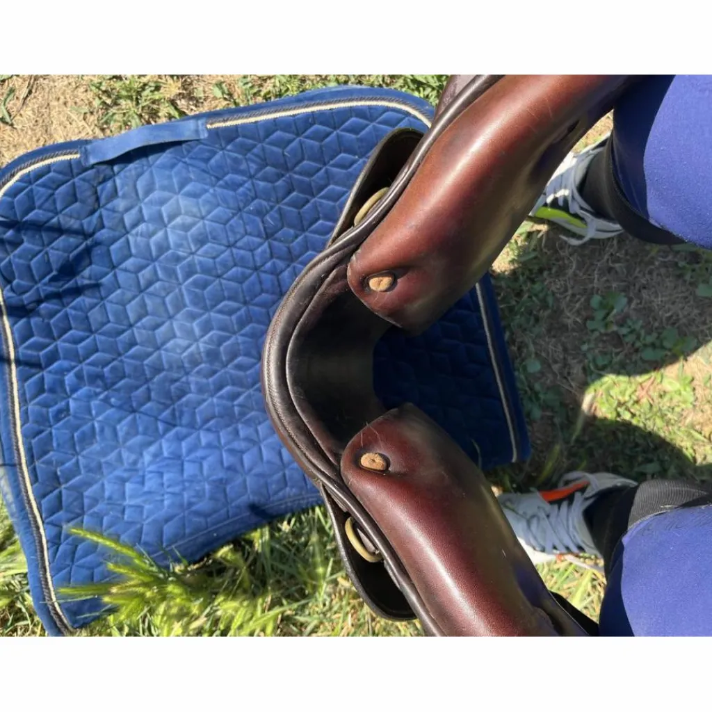 Jean-Luc Maurel Selles De Dressage>À vendre – Selle havane 17,5”