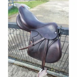 À VENDRE : Selle Équipe Évolution Spéciale – 17,5 pouces*Equipe Best