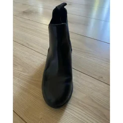 A vendre bottines neuves.*Kramer Best