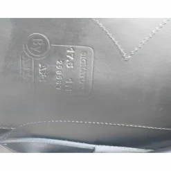 A vendre selle neuve de dressage noir*Antares Sale