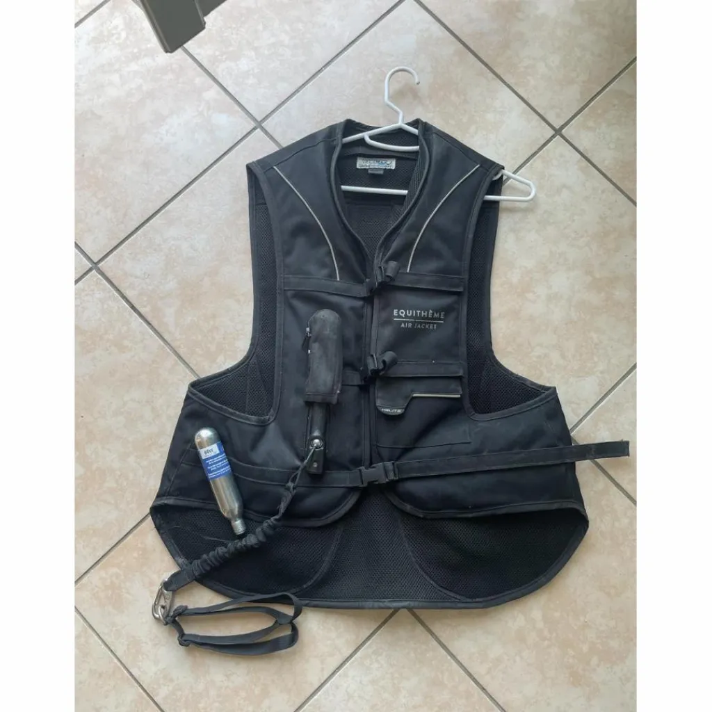 Air bag Helite noir taille S*Equitheme Outlet