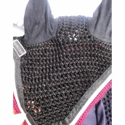 bonnet noir et bordeaux*Harcour Sale