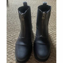 Mountain Horse Boots><noscript><img width=