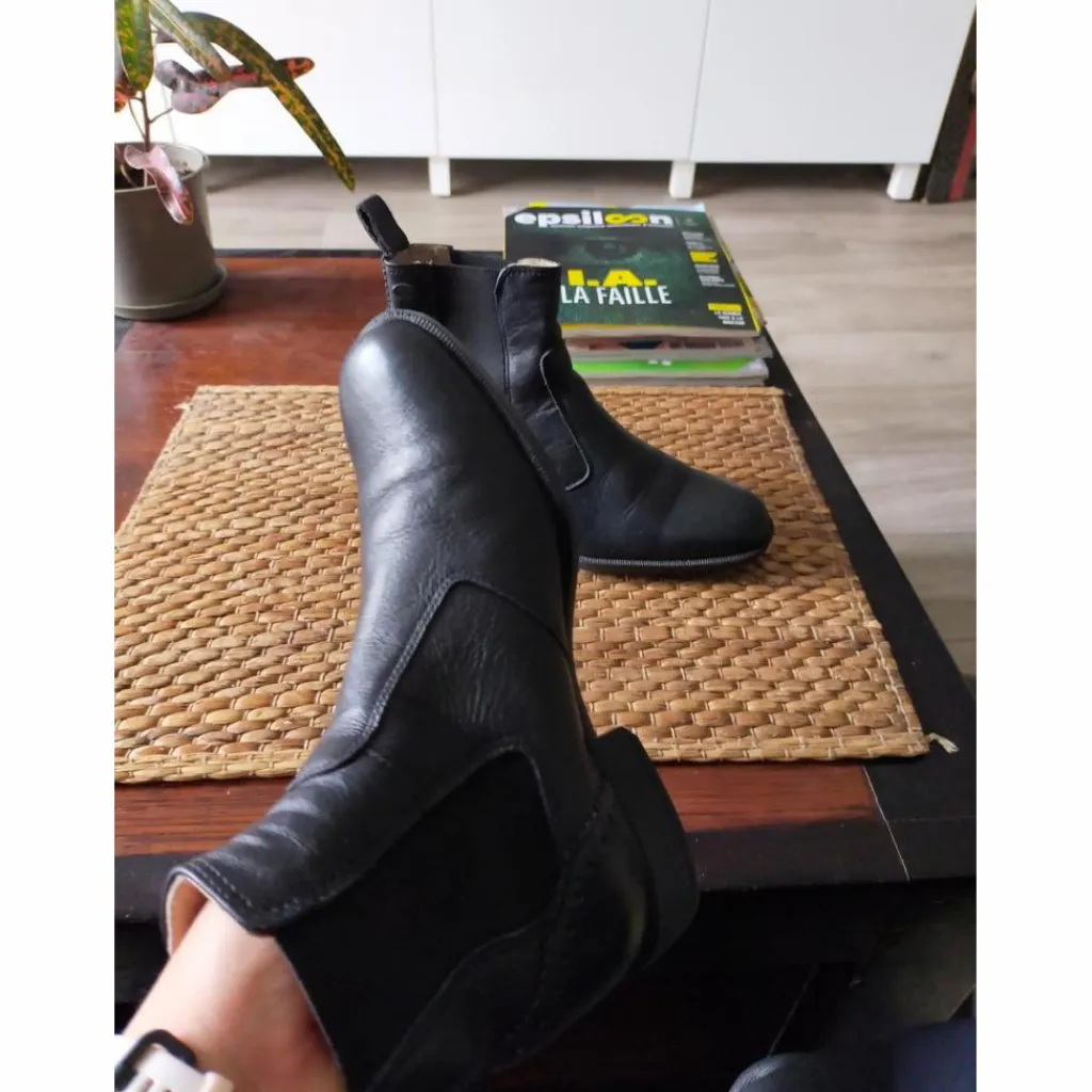 Felix Bhuler Boots>Boots noir en cuir neuve
