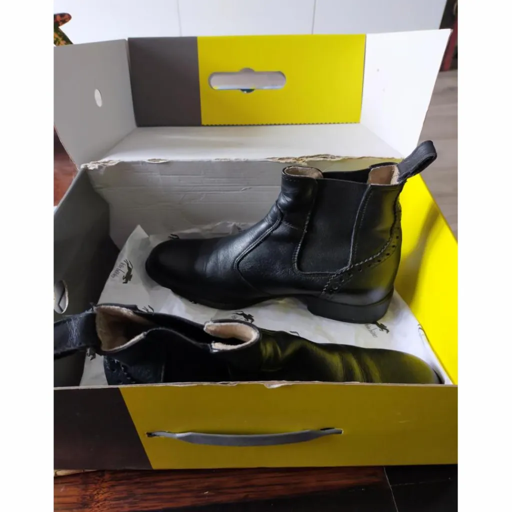 Felix Bhuler Boots>Boots noir en cuir neuve