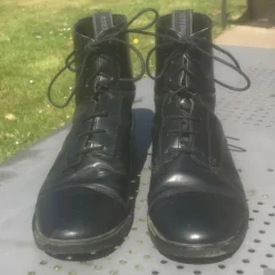 Boots><noscript><img width=