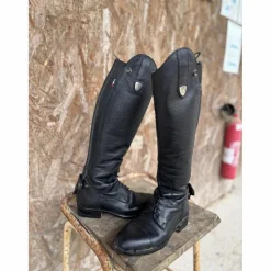 Tattini Bottes><noscript><img width=