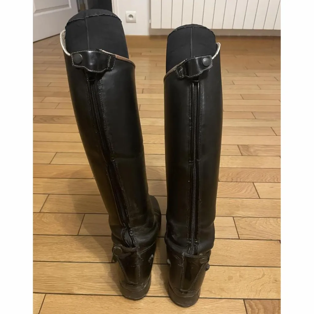 - Marque inconnue - Bottes>Bottes d'équitation Hathor Bottier sur mesure, personnalisées vernis noir/argent, de Janvier 2021, en très bon état
