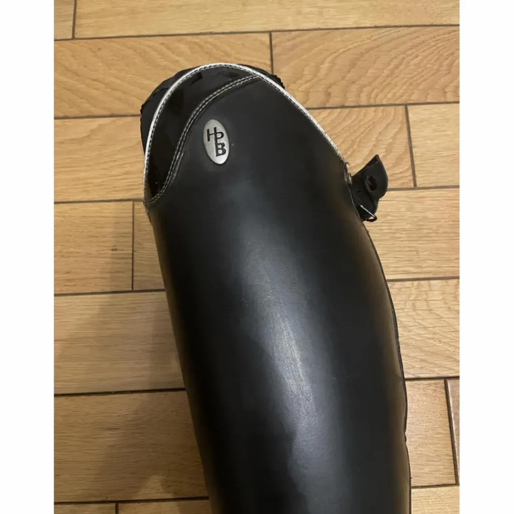 - Marque inconnue - Bottes>Bottes d'équitation Hathor Bottier sur mesure, personnalisées vernis noir/argent, de Janvier 2021, en très bon état