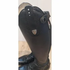 Tattini Bottes><noscript><img width=