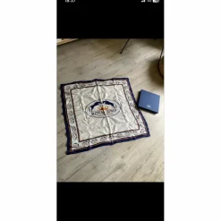 - Marque inconnue - Accessoires>carré de soie royal jump