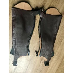 Chaps><noscript><img width=