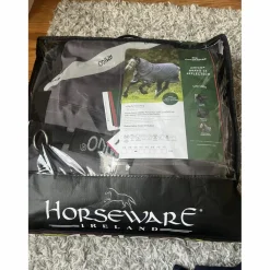 Couverture de paddock Amigo 100g Bravo 12 Refl Plus 100g (Gris/Réfléchissant/Noir)*Horseware Best