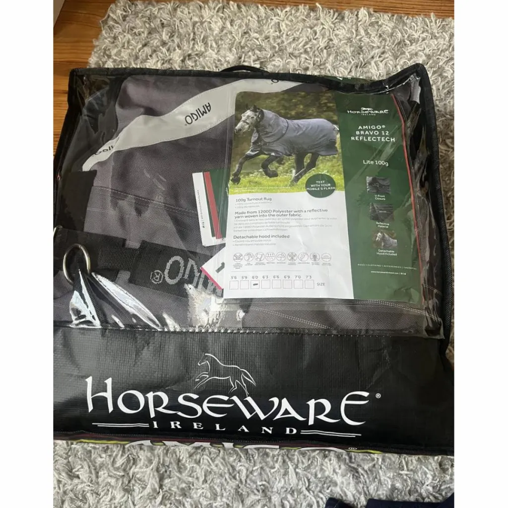 Couverture de paddock Amigo 100g Bravo 12 Refl Plus 100g (Gris/Réfléchissant/Noir)*Horseware Best