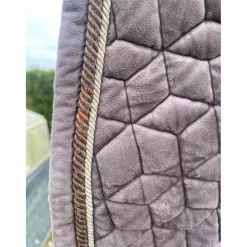 Ensemble Tapis/ Bonnet velvet parme*Kentucky New