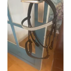 - Marque inconnue - Bridons - Filets>filet en cuir noir avec frontal strass jamais utilisé
