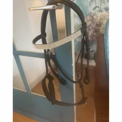 - Marque inconnue - Bridons - Filets>filet en cuir noir avec frontal strass jamais utilisé