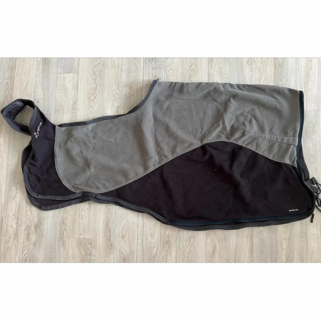 Fouganza Couvres-Reins>, Couvre rein, 125