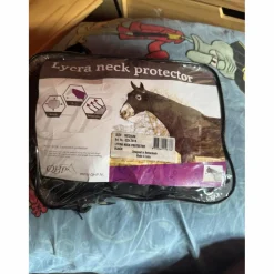 lycra neck protector*QHP Best
