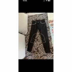 Komutekir Pantalons><noscript><img width=