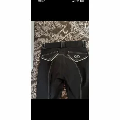 Komutekir Pantalons><noscript><img width=