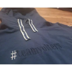 Pull neuf taille L (équivaut M)*Volte Hot