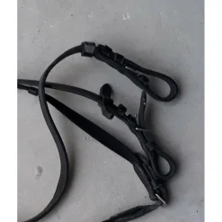 - Marque inconnue - Rênes>Rênes sangle et cuir noires