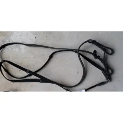 - Marque inconnue - Rênes>Rênes sangle et cuir noires
