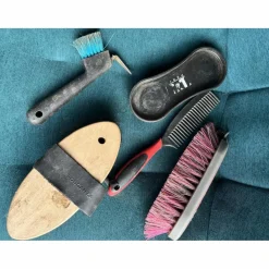 sac et brosses de pansage*Fouganza Best