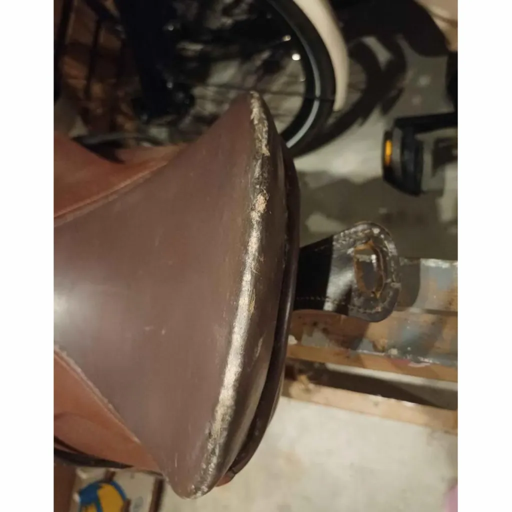 - Marque inconnue - Selles Mixtes>Selle 15" cuir havane