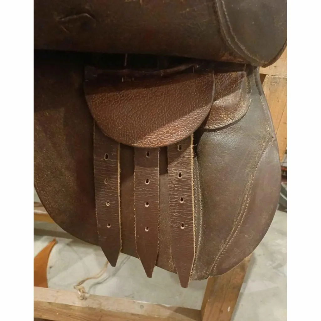 - Marque inconnue - Selles Mixtes>Selle 15" cuir havane