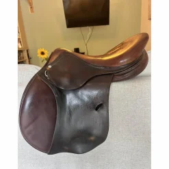 Antares Selles D'Obstacle>selle close contact