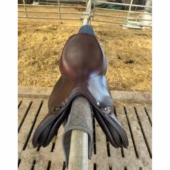 Antares Selles D'Obstacle><noscript><img width=