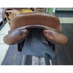 Antares Selles D'Obstacle><noscript><img width=