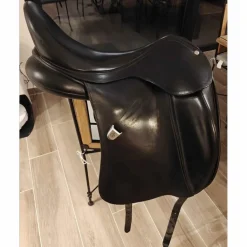 Selle 17' dressage*Bates New