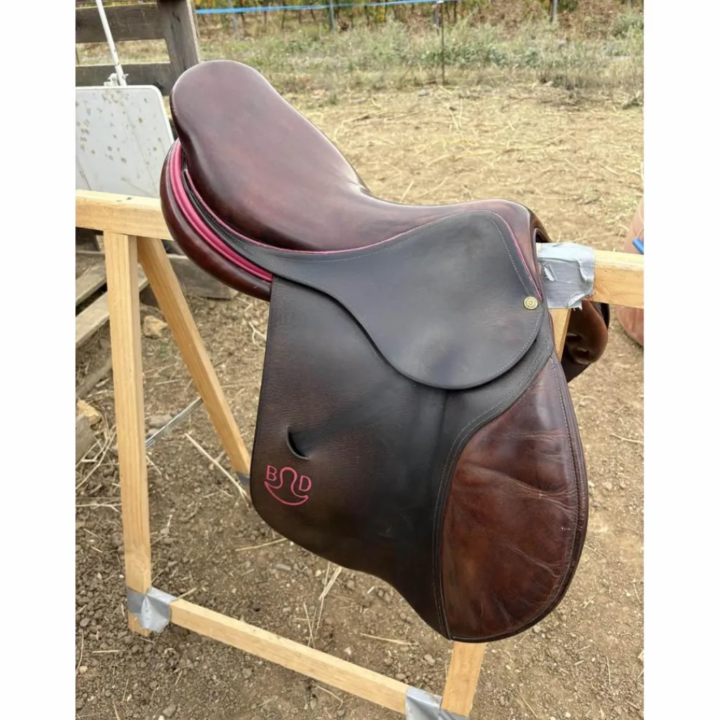 Delgrange Selles Mixtes>Selle Bruno Partition 17”