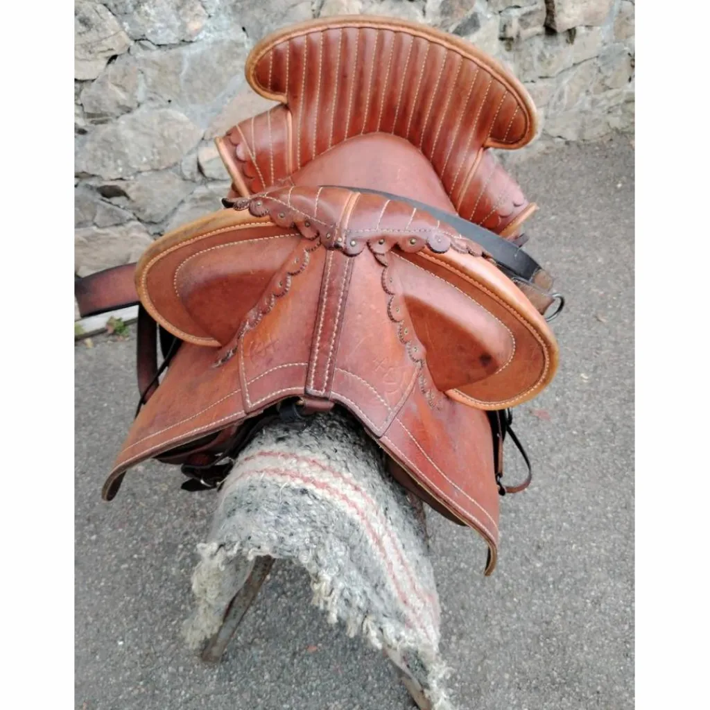 - Marque inconnue - Selles De Randonnée>SELLE CAMARGUAISE COMPLETE