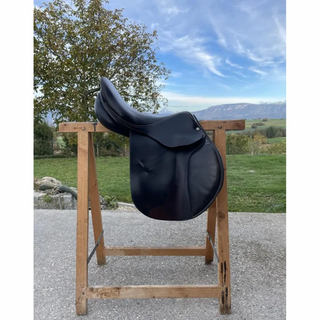 Childeric Selles Mixtes>Selle Childéric 17p