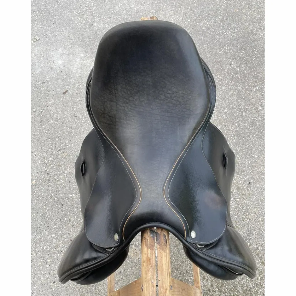 Childeric Selles Mixtes>Selle Childéric 17p