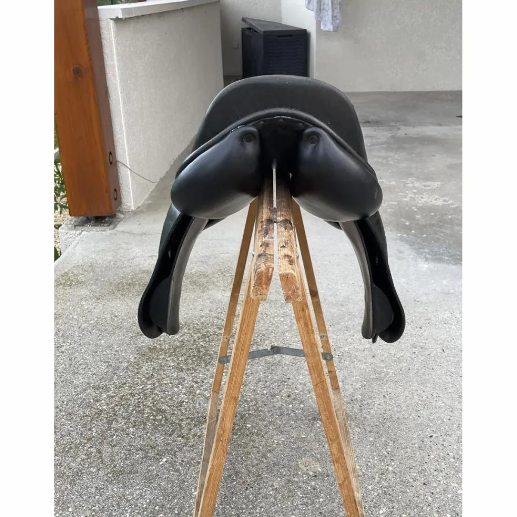 Childeric Selles Mixtes>Selle Childéric 17p