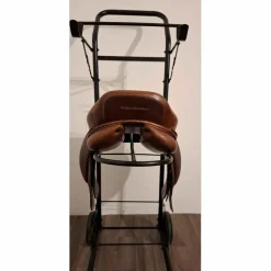 Selle cuir 17,5" bon état avec étrivières et sangle*Fouganza Hot