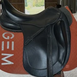 Selle de dressage*Time Rider Online