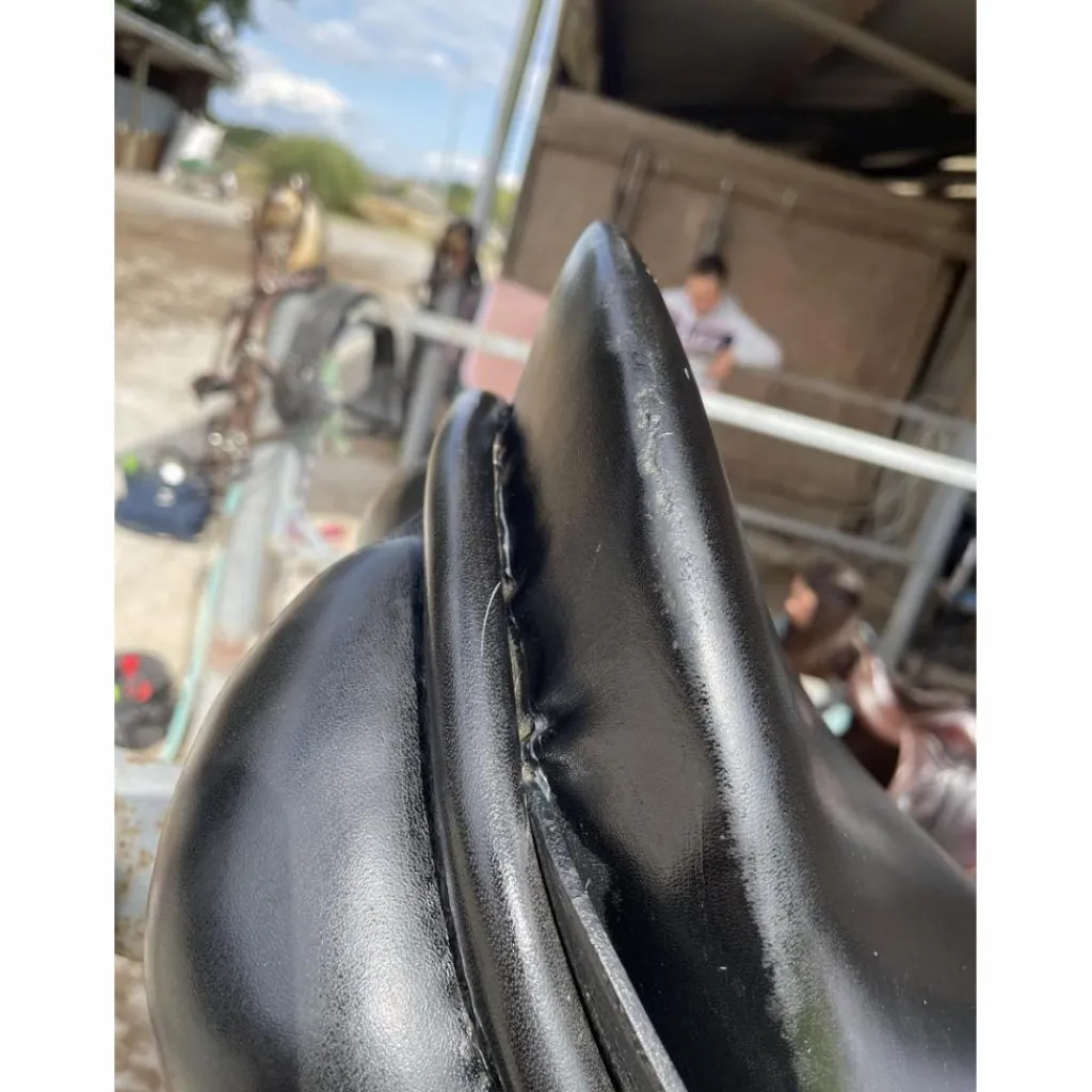 Selle de dressage*- Marque inconnue - Best