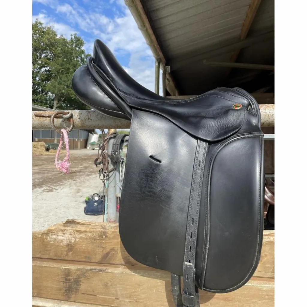 Selle de dressage*- Marque inconnue - Best