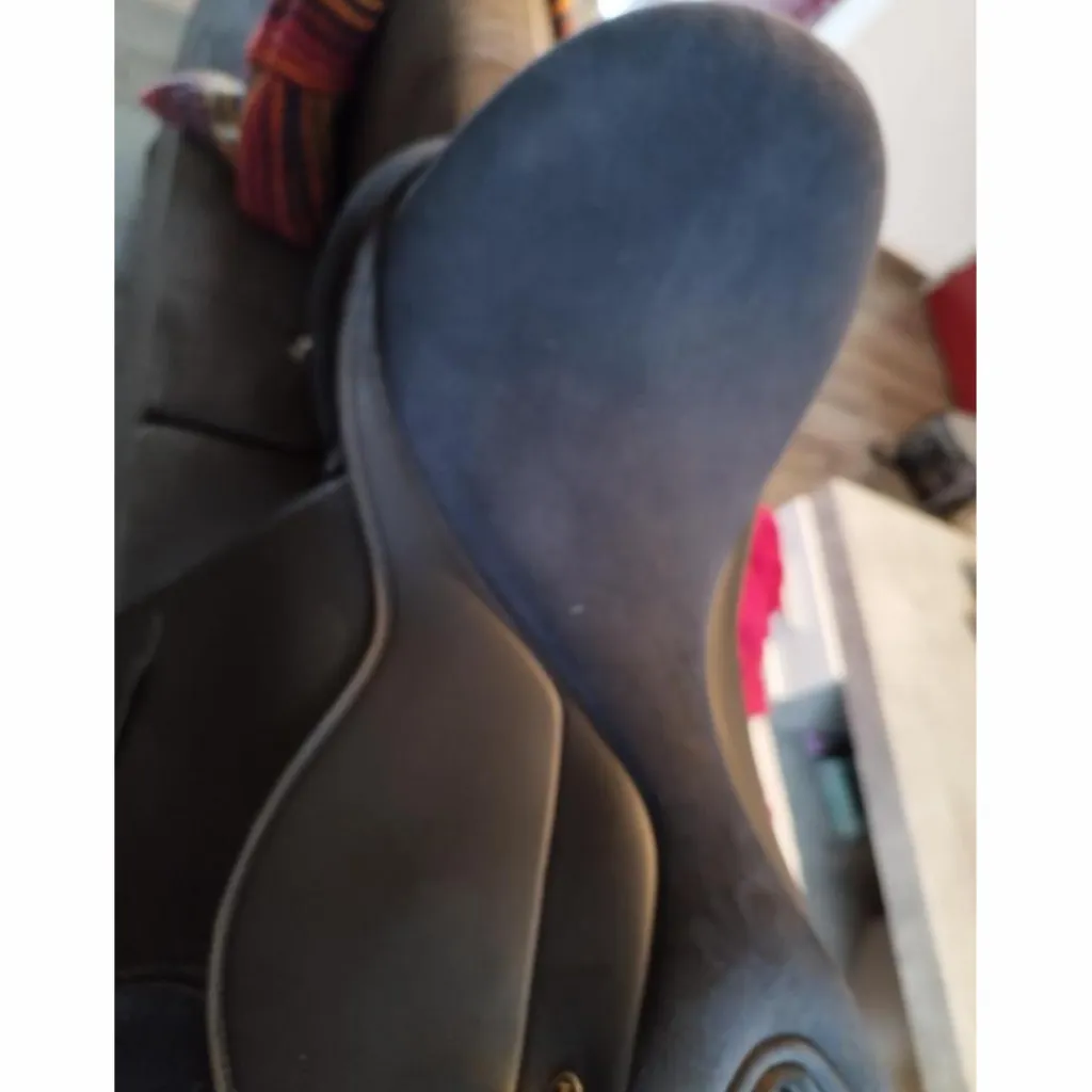 selle de dressage 17,5*HKM Hot
