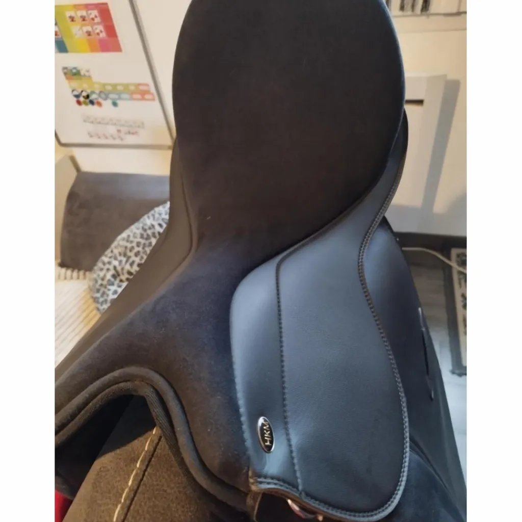 selle de dressage 17,5*HKM Hot