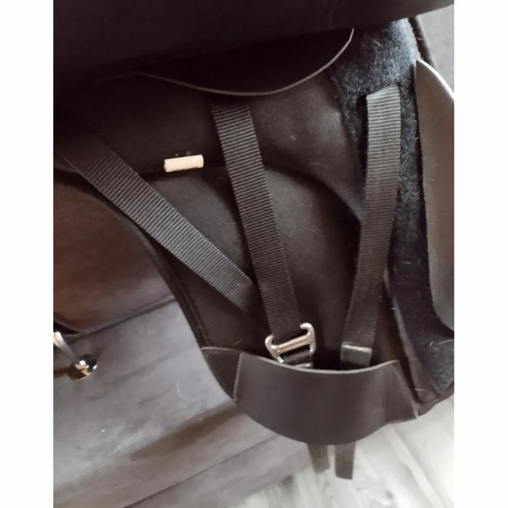 selle de dressage 17,5*HKM Hot