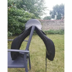 Selle de dressage 17,5*Sellerie Baude Sale