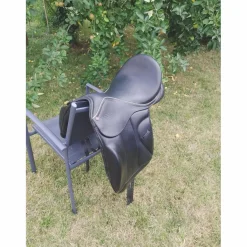 Selle de dressage 17,5*Sellerie Baude Sale